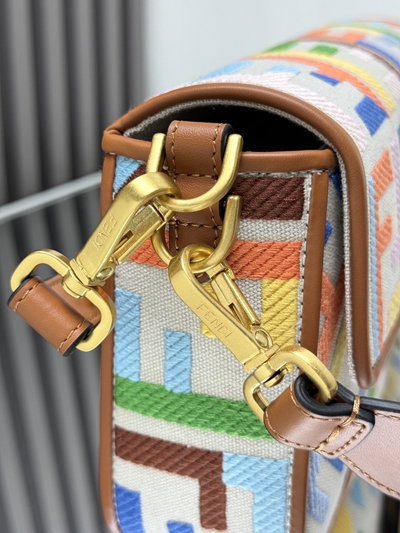 フェンディバッグ素材ディテール